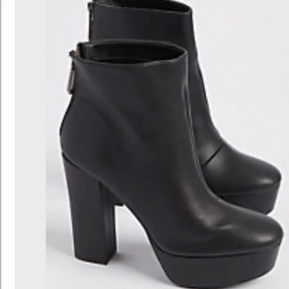 Fuax leather booties